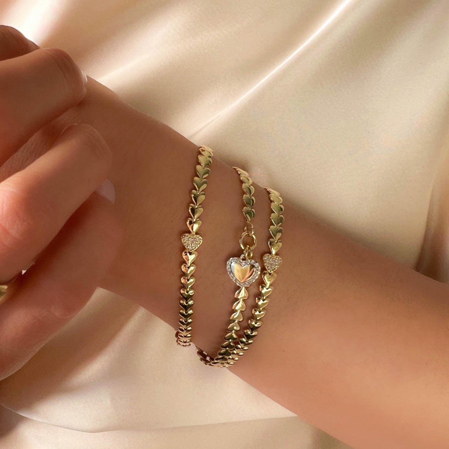 Paradiso Heart Link Charm Bracelet