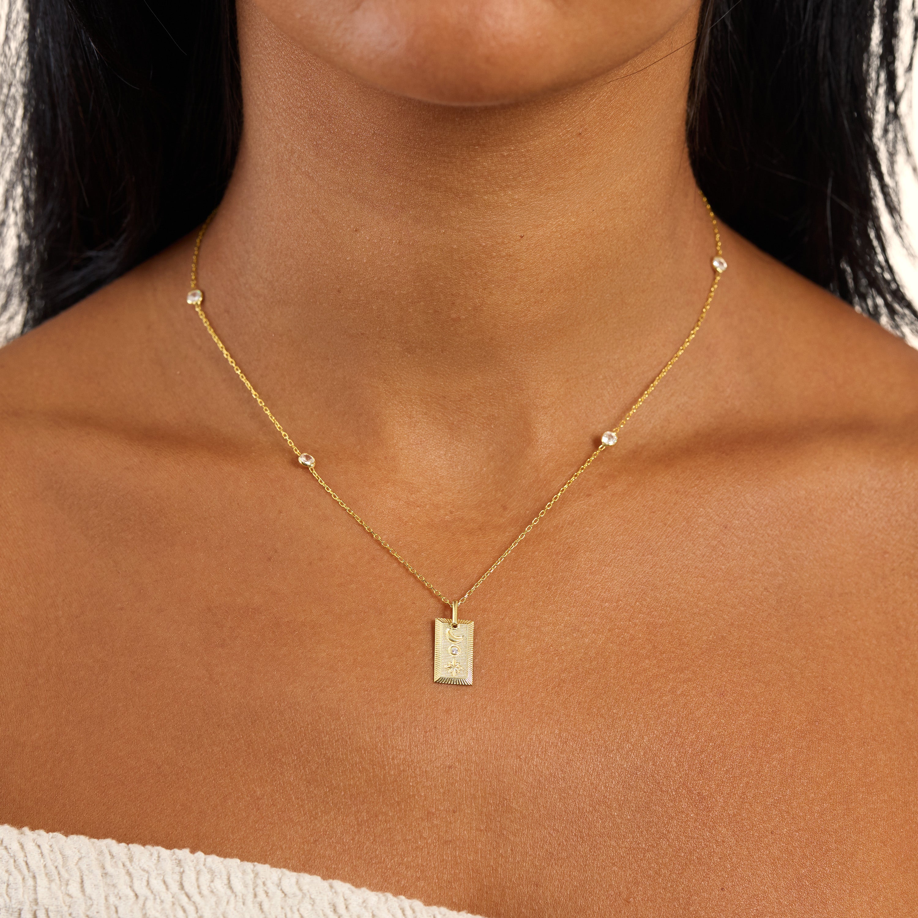 Sempre Medallion Pendant Necklace