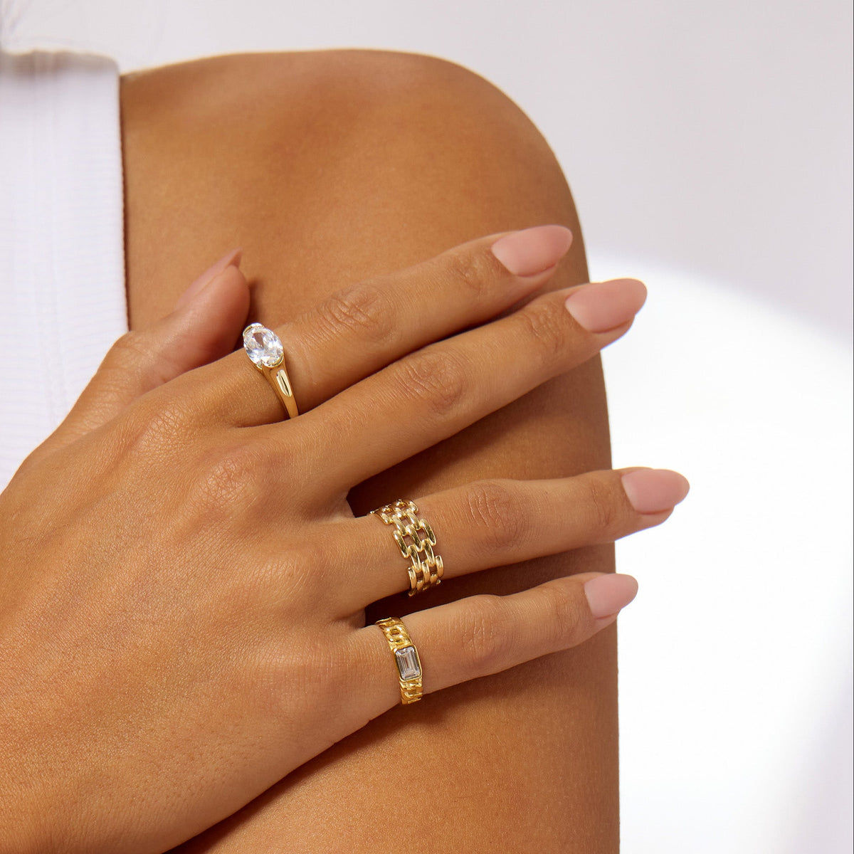 Elara Oval Ring