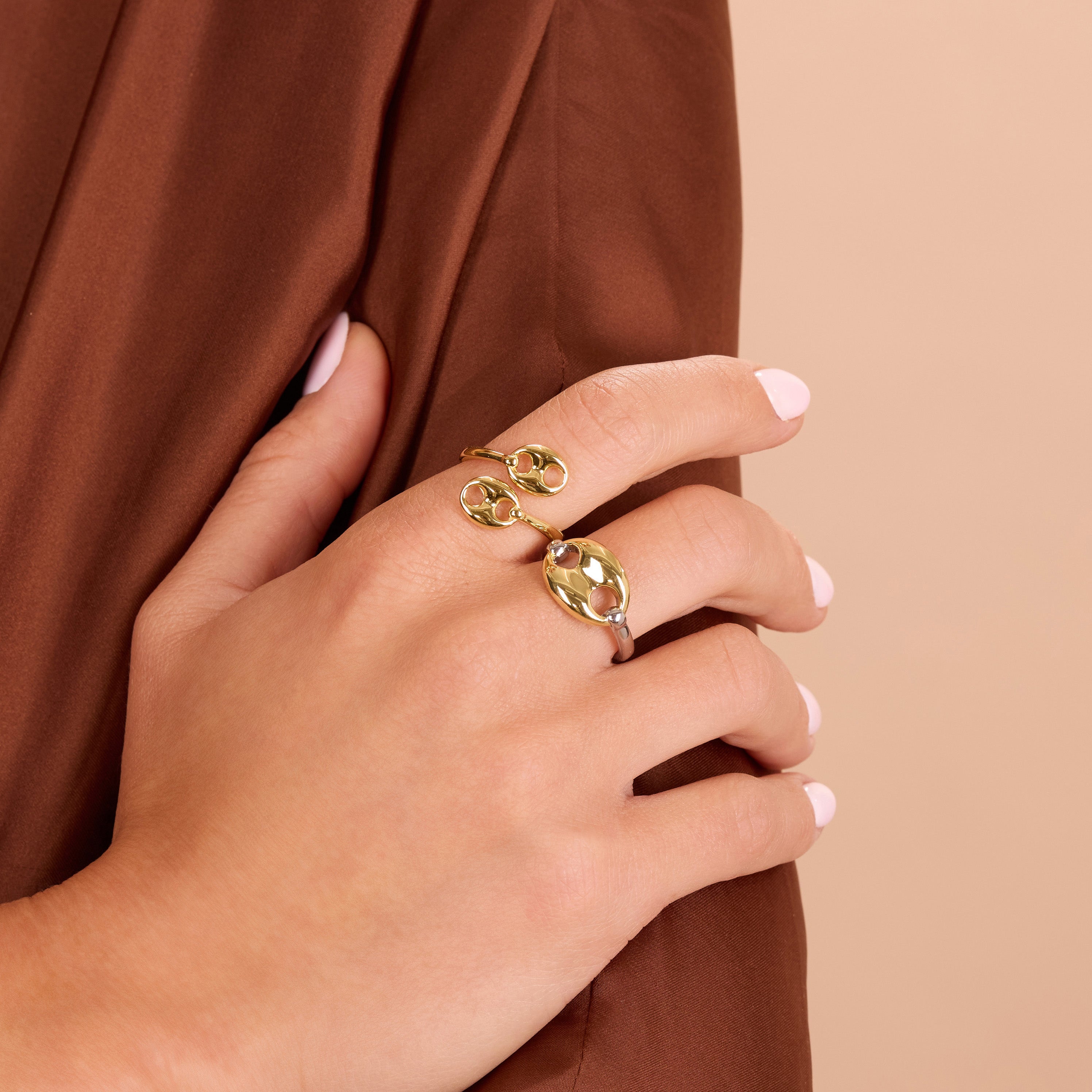 Two-Tone Stirrup Ring