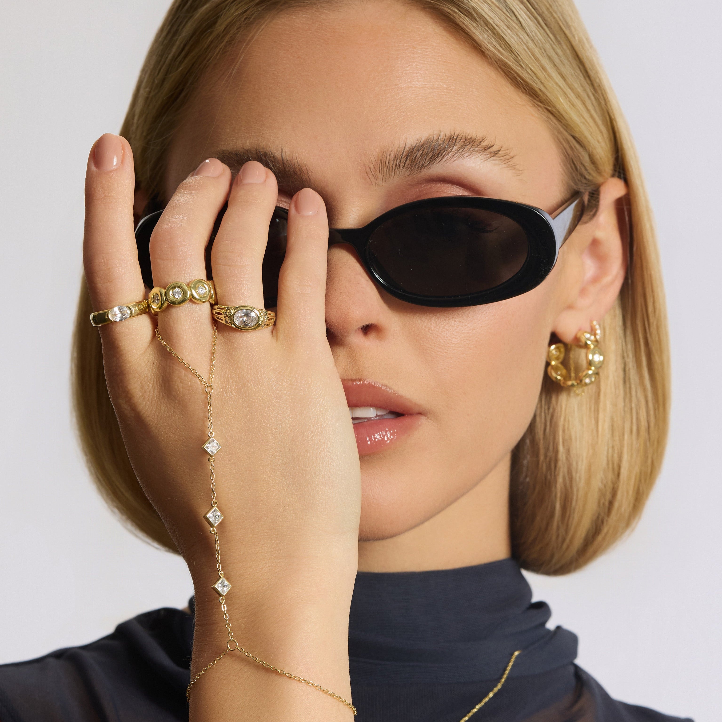 The Axis Square Hand Chain